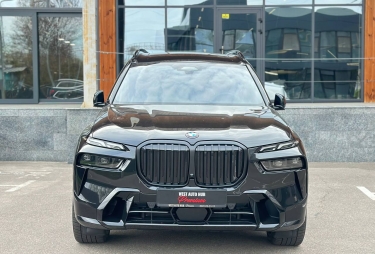 BMW X7 40d 2024 фото 1