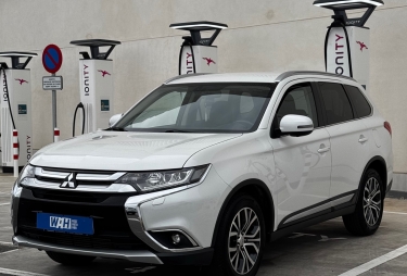 Mitsubishi Outlander 2017 photo 1