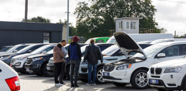 How not to get into trouble when buying a used car?