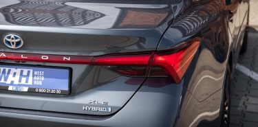 Гібридні автомобілі в Україні 2025: що стоїть за рекордним зростанням попиту?