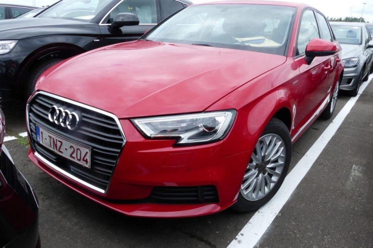 Audi A3 Sportback 2018 фото