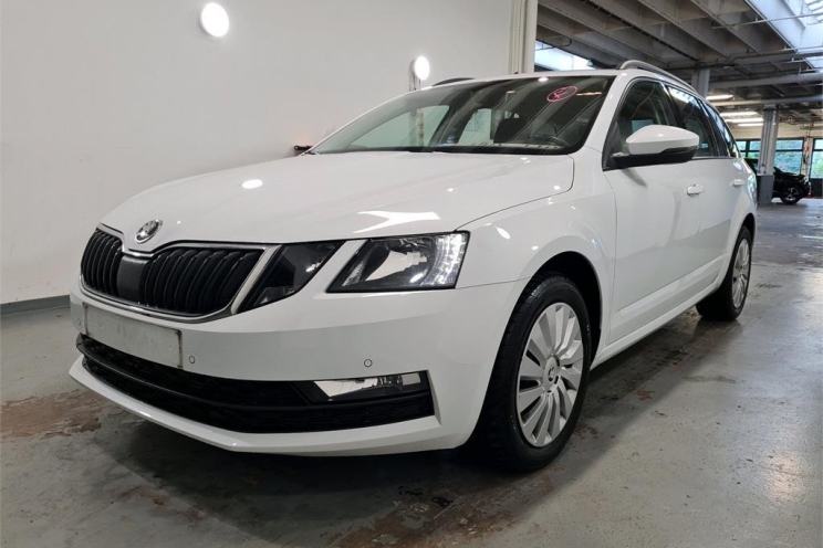 Skoda Octavia Combi 2018 фото
