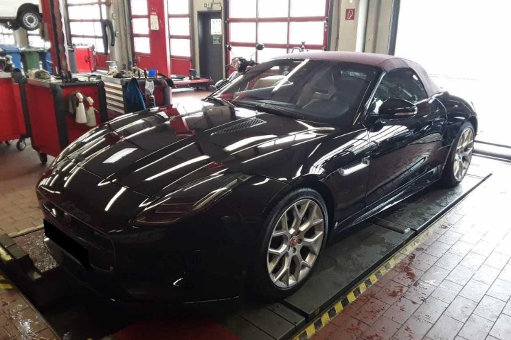 Jaguar F-Type 2017 фото