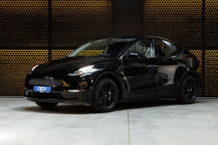 Tesla Model Y Long Range Dual Motor 2022 фото Tesla Model Y Long Range Dual Motor 2022 фото