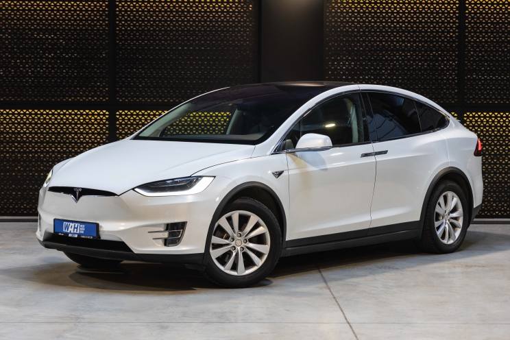 Tesla Model X 75D 2017 фото Tesla Model X 75D 2017 фото