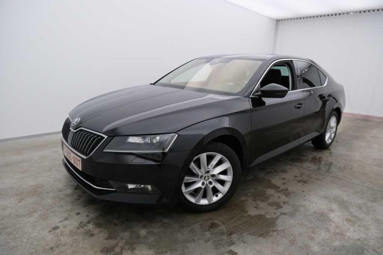 Skoda Superb 2017 photo