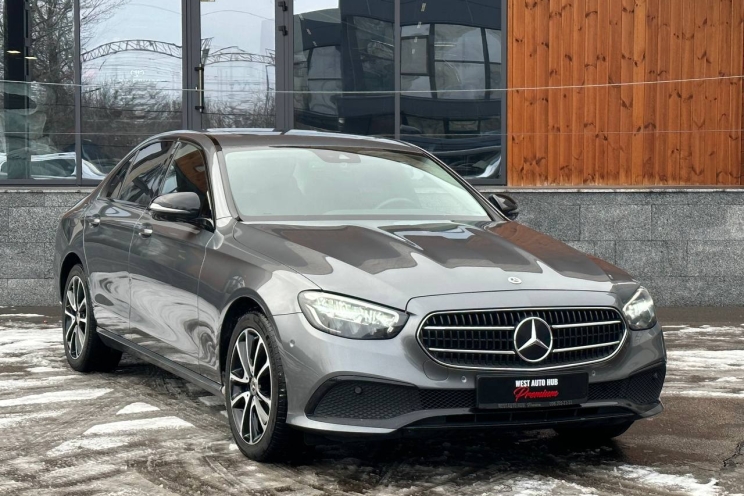 Mercedes-Benz E 300 2021 фото