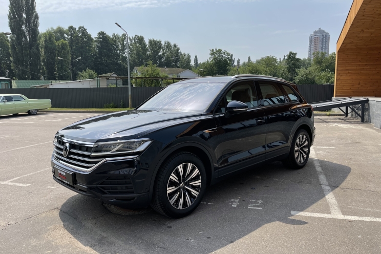 Volkswagen Touareg 2021 photo