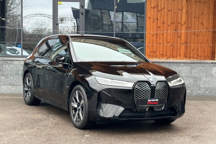 BMW iX xDrive40 2023 фото