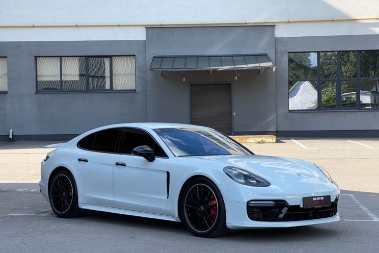 Porsche Panamera TURBO 2016 photo