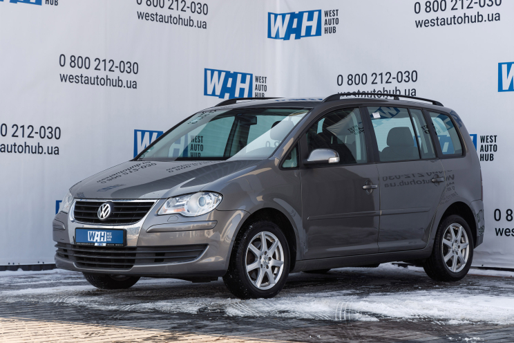 Volkswagen Touran photo