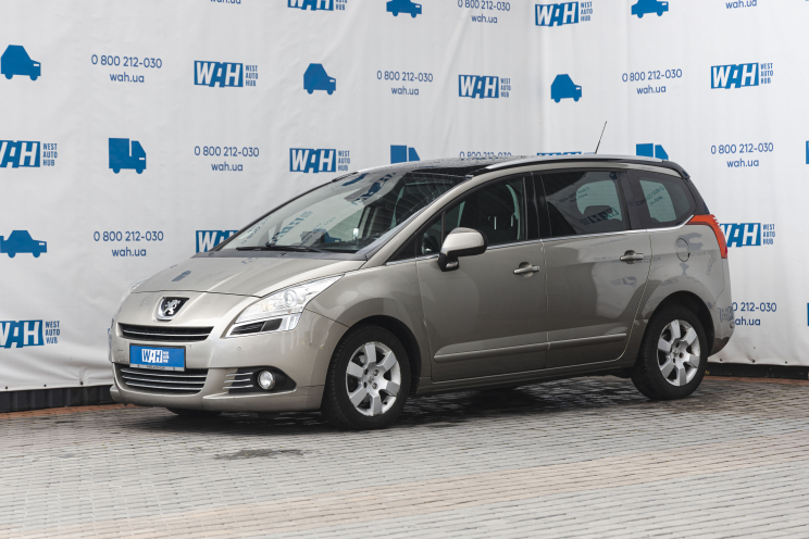 Peugeot 5008 2012 photo