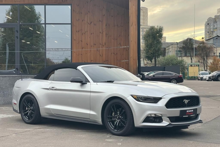 Ford Mustang Cabrio 2017 photo