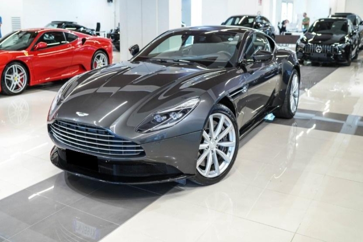 Aston Martin DB11 2018 photo