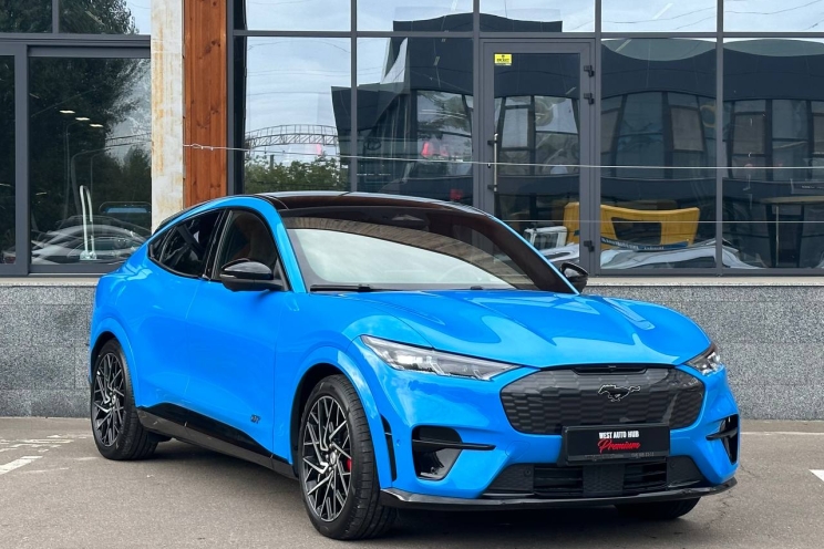 Ford Mustang Mach-E GT 2022 фото