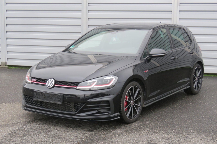 Volkswagen Golf GTI 2020 photo