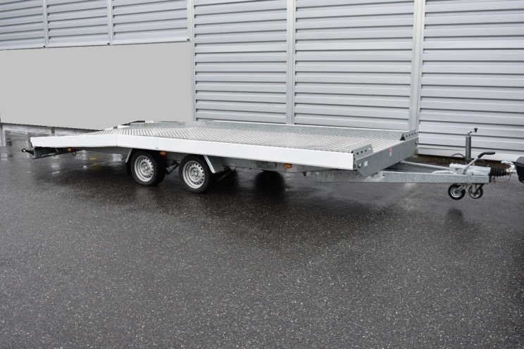 Blyss Anhänger Jupiter 2017 фото