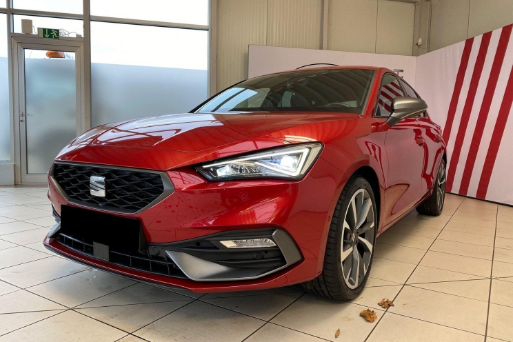 SEAT Leon FR 2020 photo