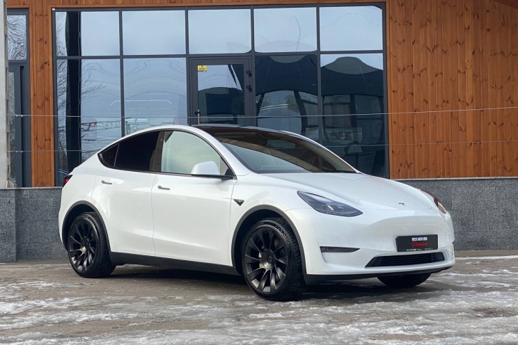 Tesla Model Y Long Range 2022 фото