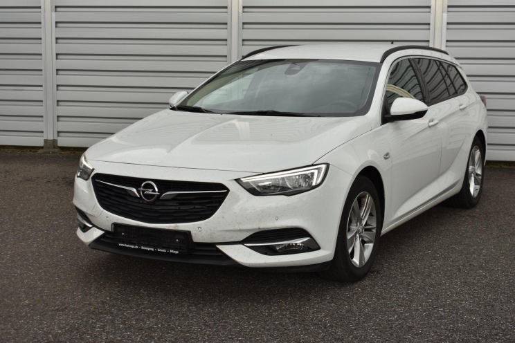 Opel Insignia Sports Tourer 2018 photo