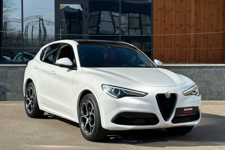 Alfa Romeo Stelvio 2021 photo