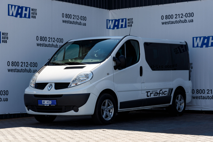 Renault Trafic пасс. 2012 photo