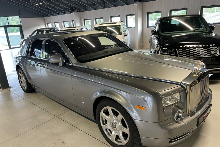Rolls-Royce Phantom 2012 photo