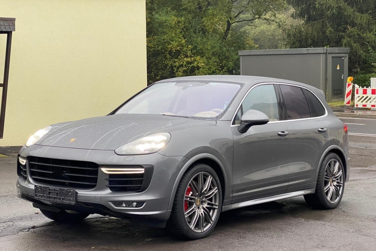 Porsche Cayenne GTS 2015 photo