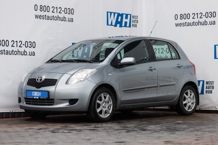 Toyota Yaris 2006 фото