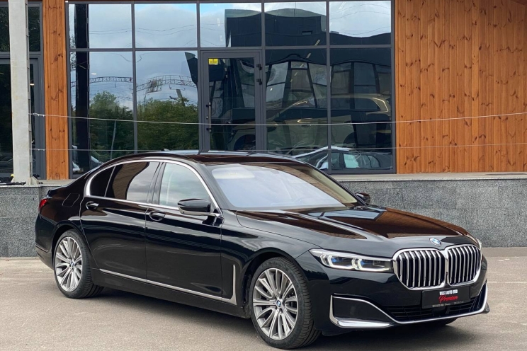 BMW 740 xDrive 2019 фото