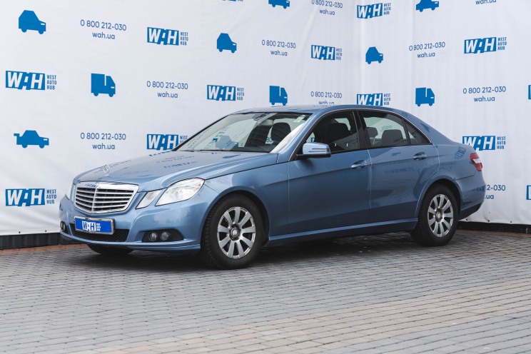 Mercedes-Benz E-Class 2010 photo