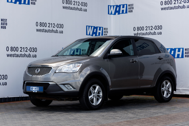 SsangYong Korando G20D 2012 photo