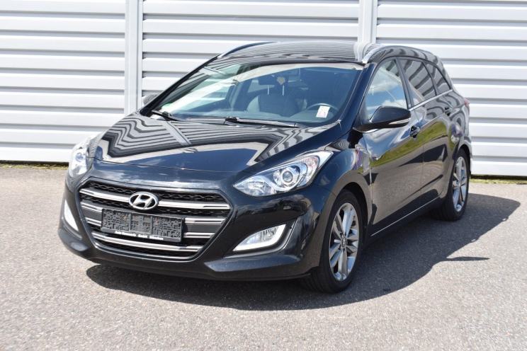 Hyundai i30 CW 2017 photo