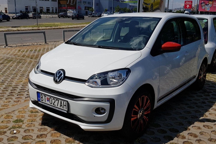 Volkswagen Up 2020 photo