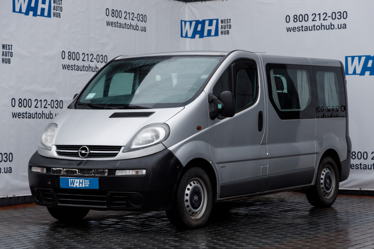 Opel Vivaro photo