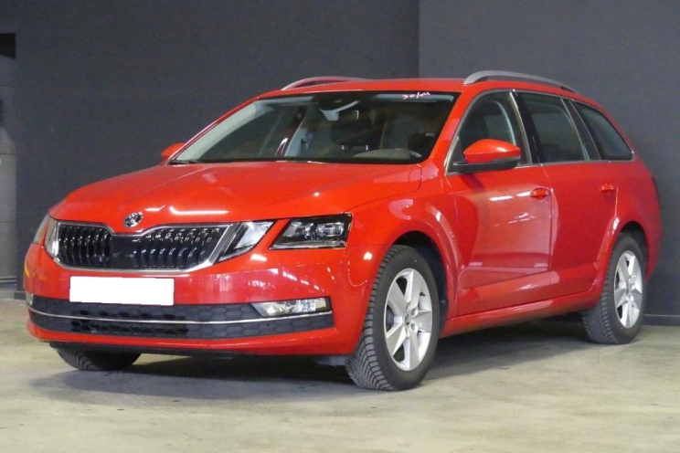 Skoda Octavia Combi 2019 фото