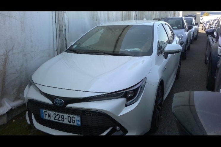 Toyota Corolla 2021 фото