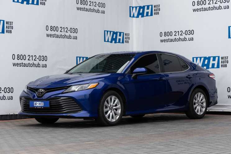 Toyota Camry LE 2017 photo