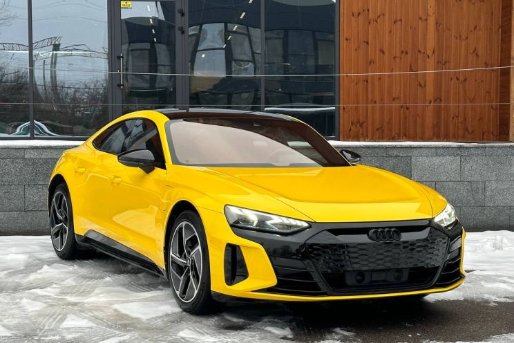 Audi RS e-tron GT 2021 photo