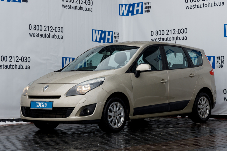 Renault Grand Scenic photo