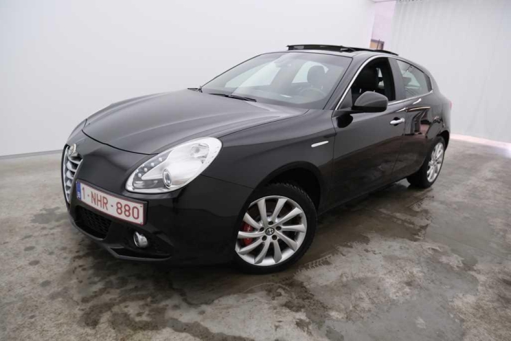 Alfa Romeo Giulietta 2016 photo