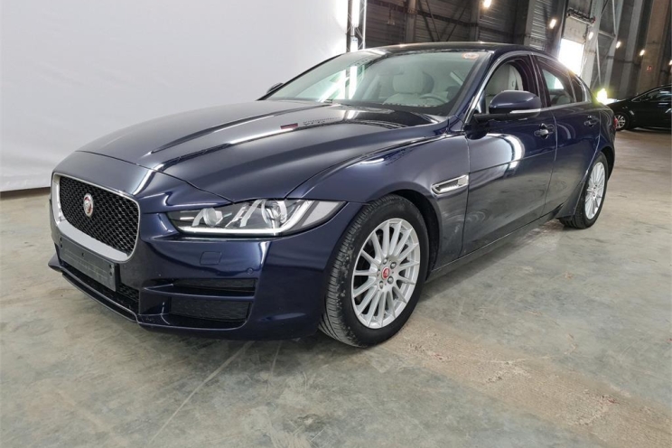 Jaguar XE 2017 фото