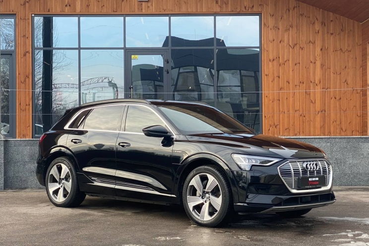 Audi e-tron 2019 photo