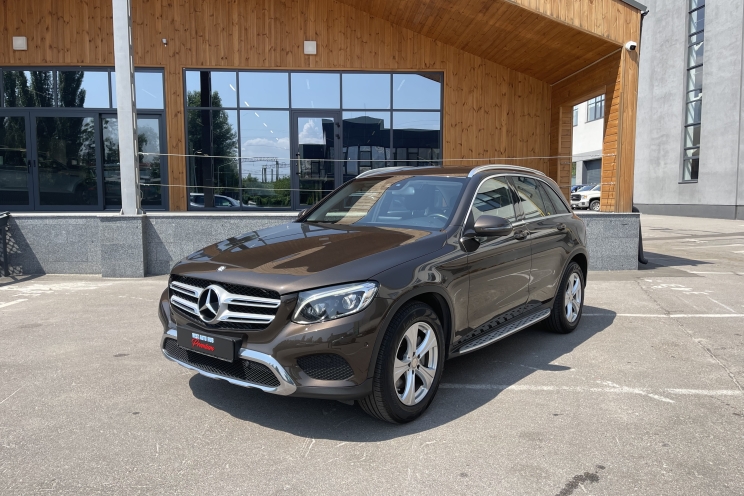 Mercedes-Benz GLC 250 4MATIC 2016 photo