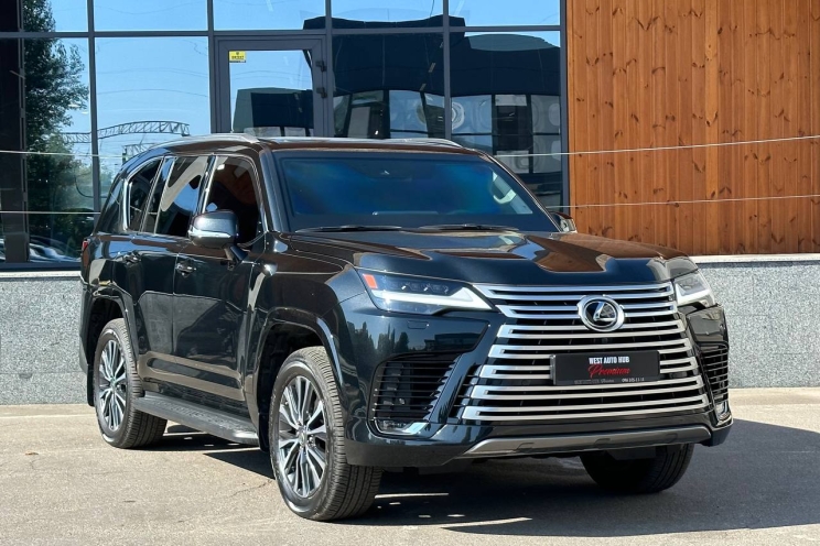Lexus LX 500d 2023 photo