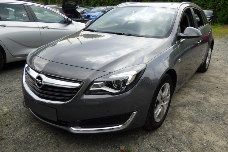 Opel Insignia Sports Tourer 2017 фото