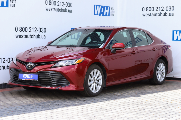 Toyota Camry LE 2017 photo