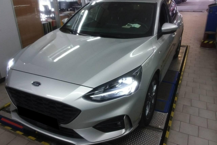 Ford Focus 2020 photo