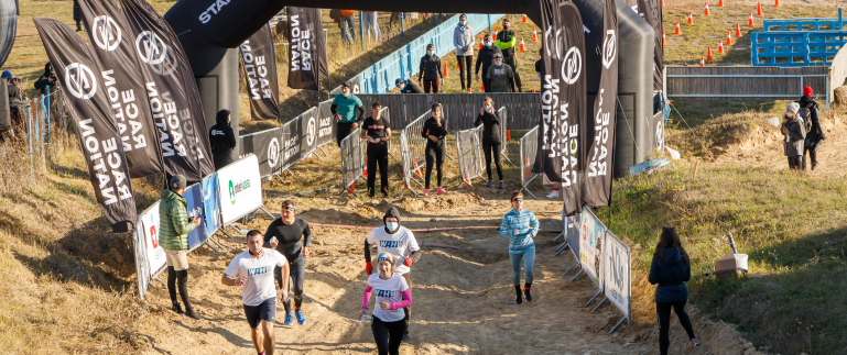 “Пройти вогонь, воду і мідні труби”: як WEST AUTO HUB змагався у бігові з перешкодами на RACE NATION в Києві